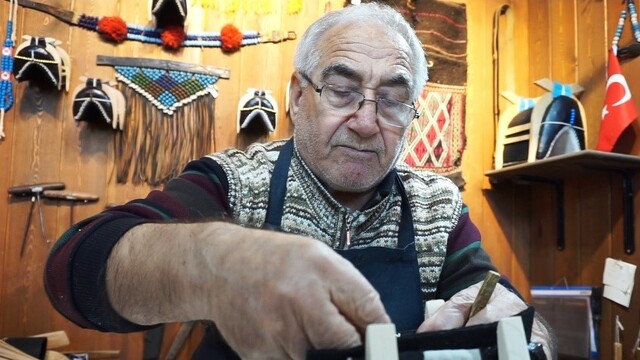 Nurettin Baysal, semerciliği minyatür eserlerle yaşatıyor