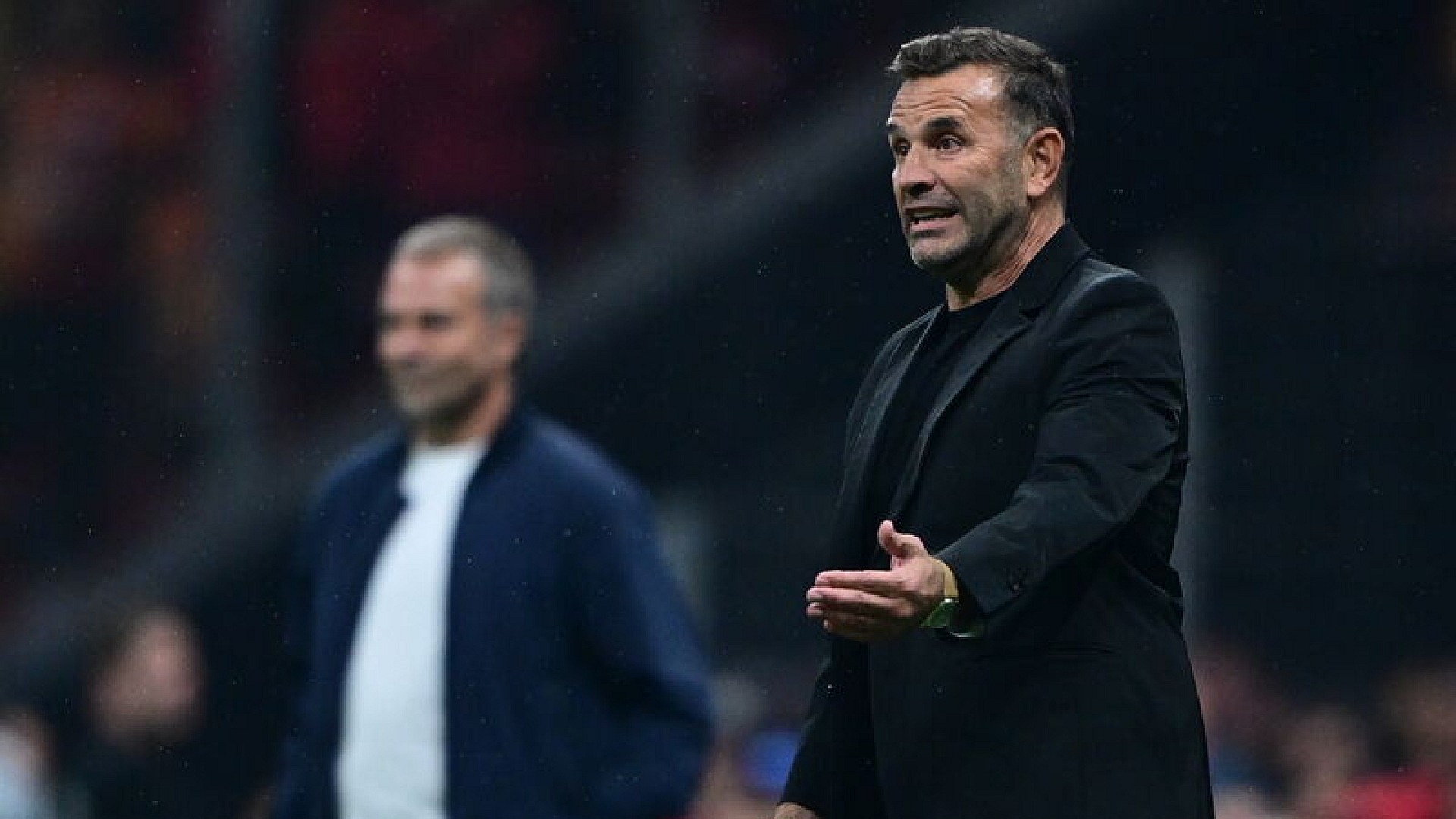 Okan Buruk, Barcelona maçında 3 oyuncu değiştirdi