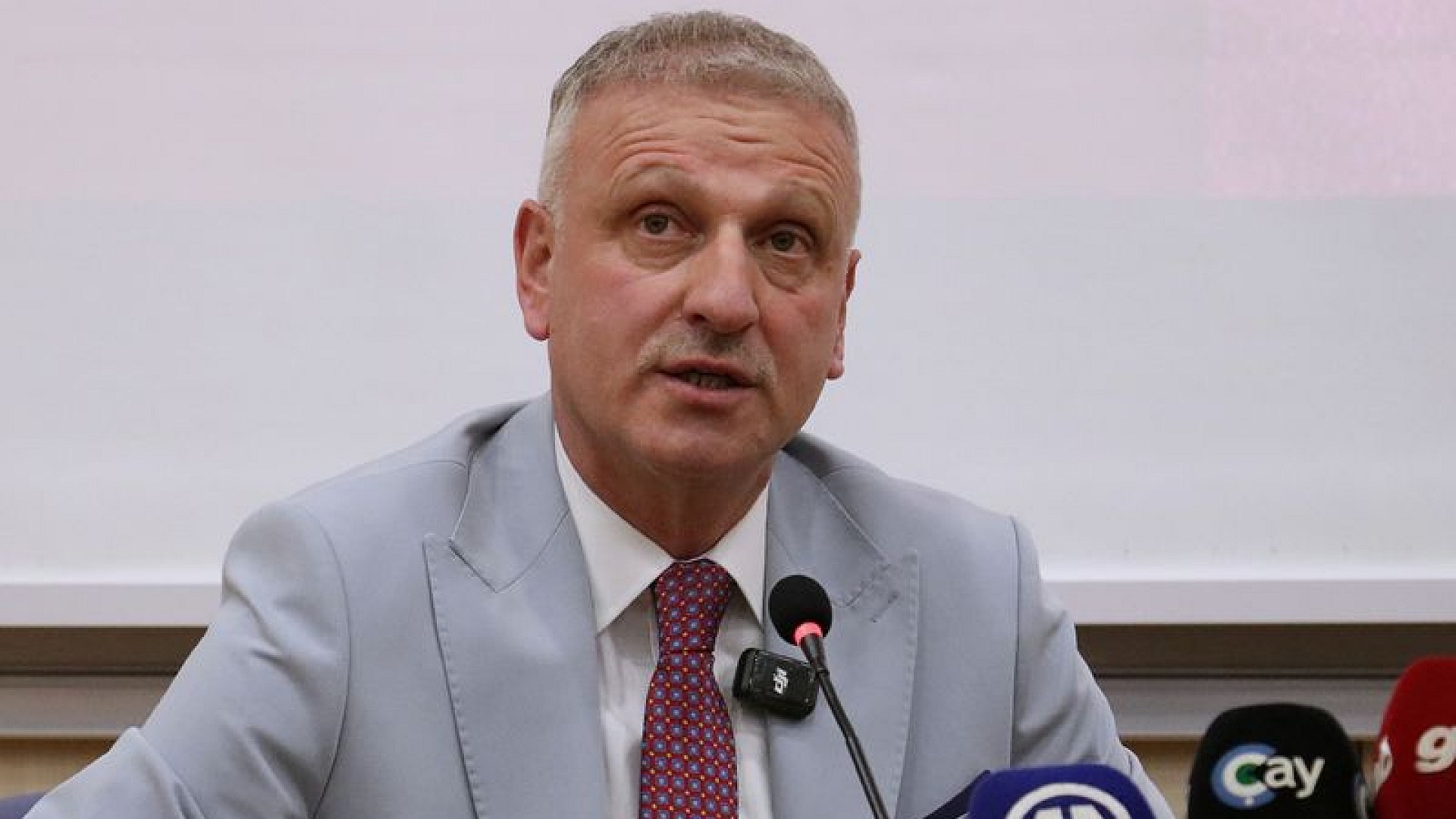 Oktay Saral, başdanışmanlık görevinden istifa etti