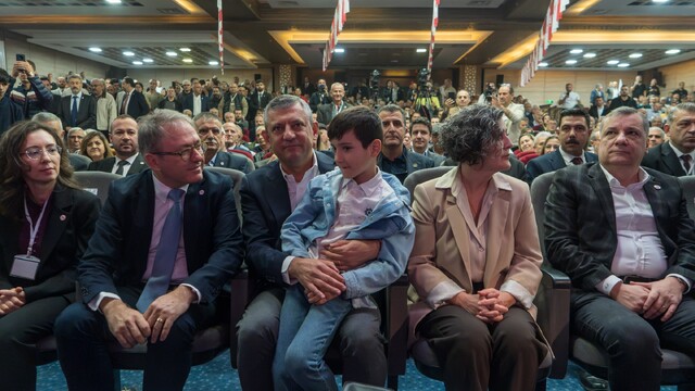 Özgür Özel, Besim Dutlulu'nun parti değiştireceğini yanıtladı