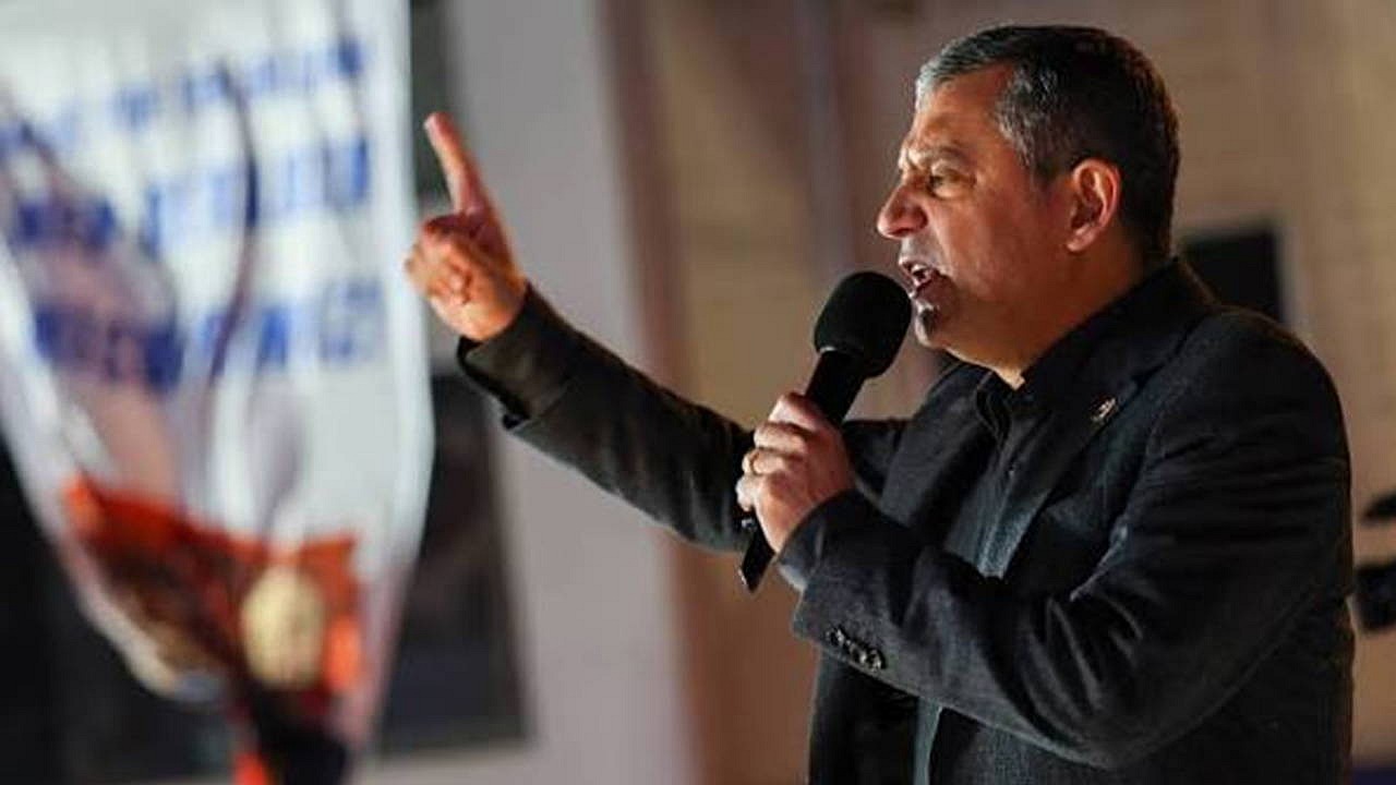 Özgür Özel'den AKP'nin İzmir paylaşımına sert tepki