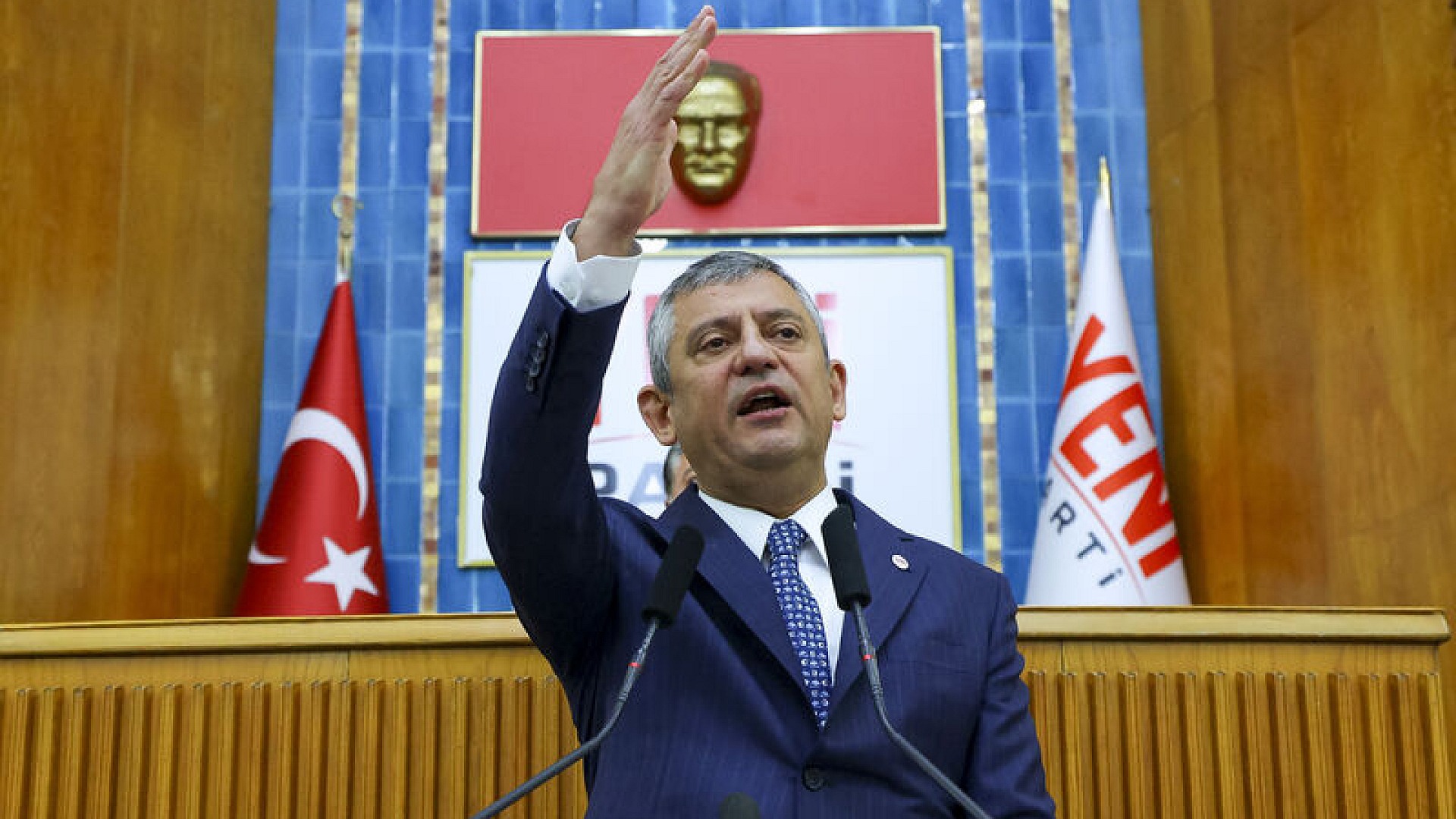 Özgür Özel, Meclis'te yeni partinin sorumluluklarını vurguladı