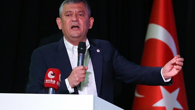 Özgür Özel: Yeni Parti karanlığa inat yakılmış bir mumdur