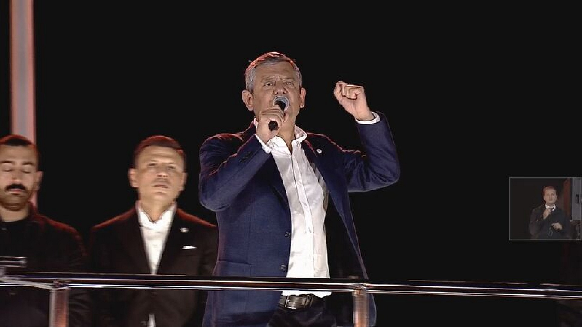 Özgür Özel, Zeytinburnu'nda Halk TV baskısını eleştirdi