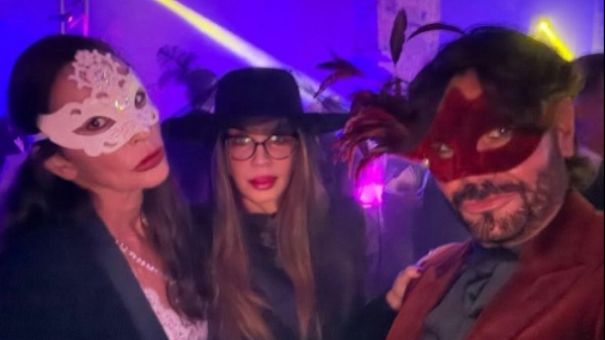 Özlem Önal, sevgilisi için Venedik'te parti düzenledi