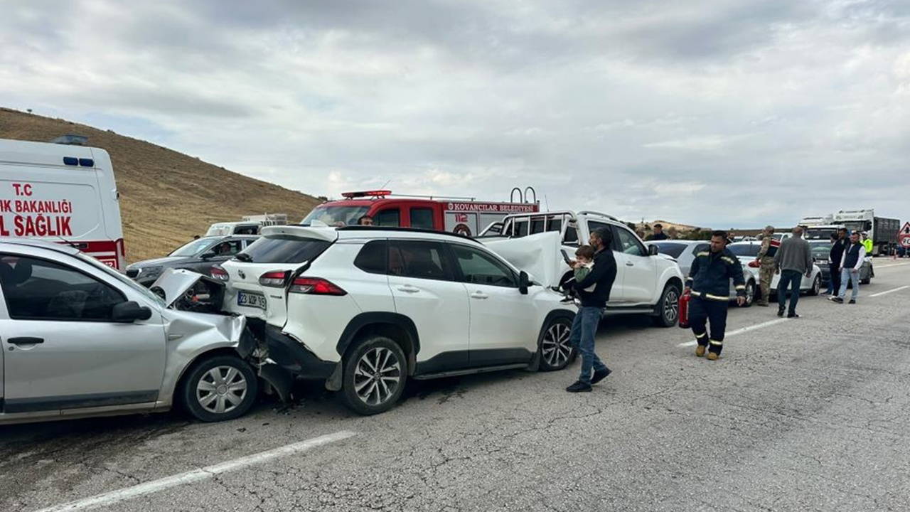 Palu Belediye Başkanı Septioğlu'nun konvoyunda kaza