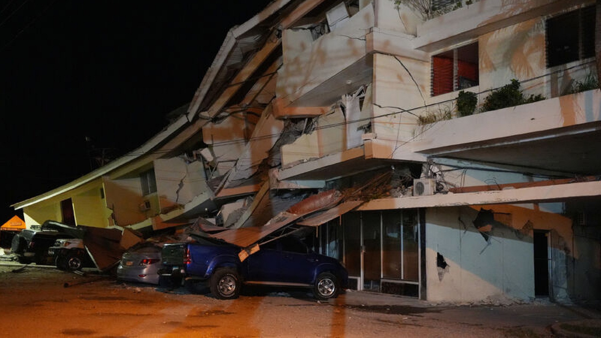 Panama'da 7,7 büyüklüğündeki depremin ardından acil durum