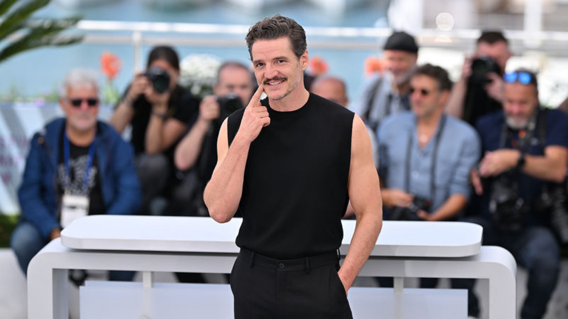 Pedro Pascal çello öğrenmeyi en zor görev olarak tanımladı