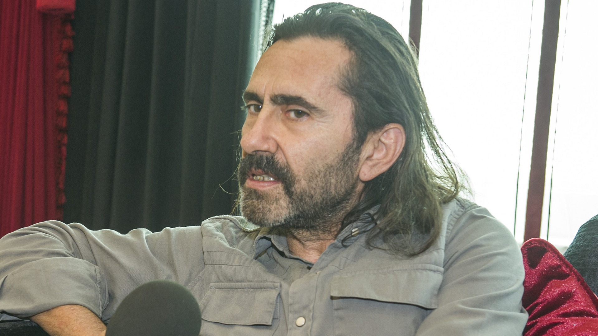Peker Açıkalın, oyunculuk tekliflerine aç olduğunu duyurdu