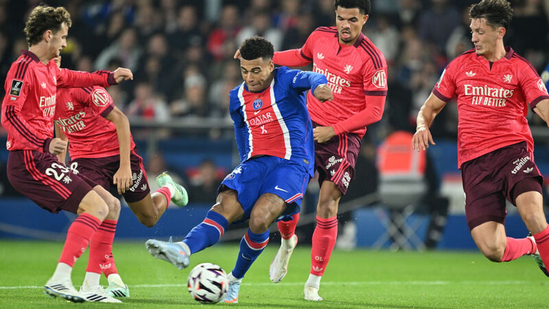 PSG, Lyon'u evinde 2-0 mağlup etti