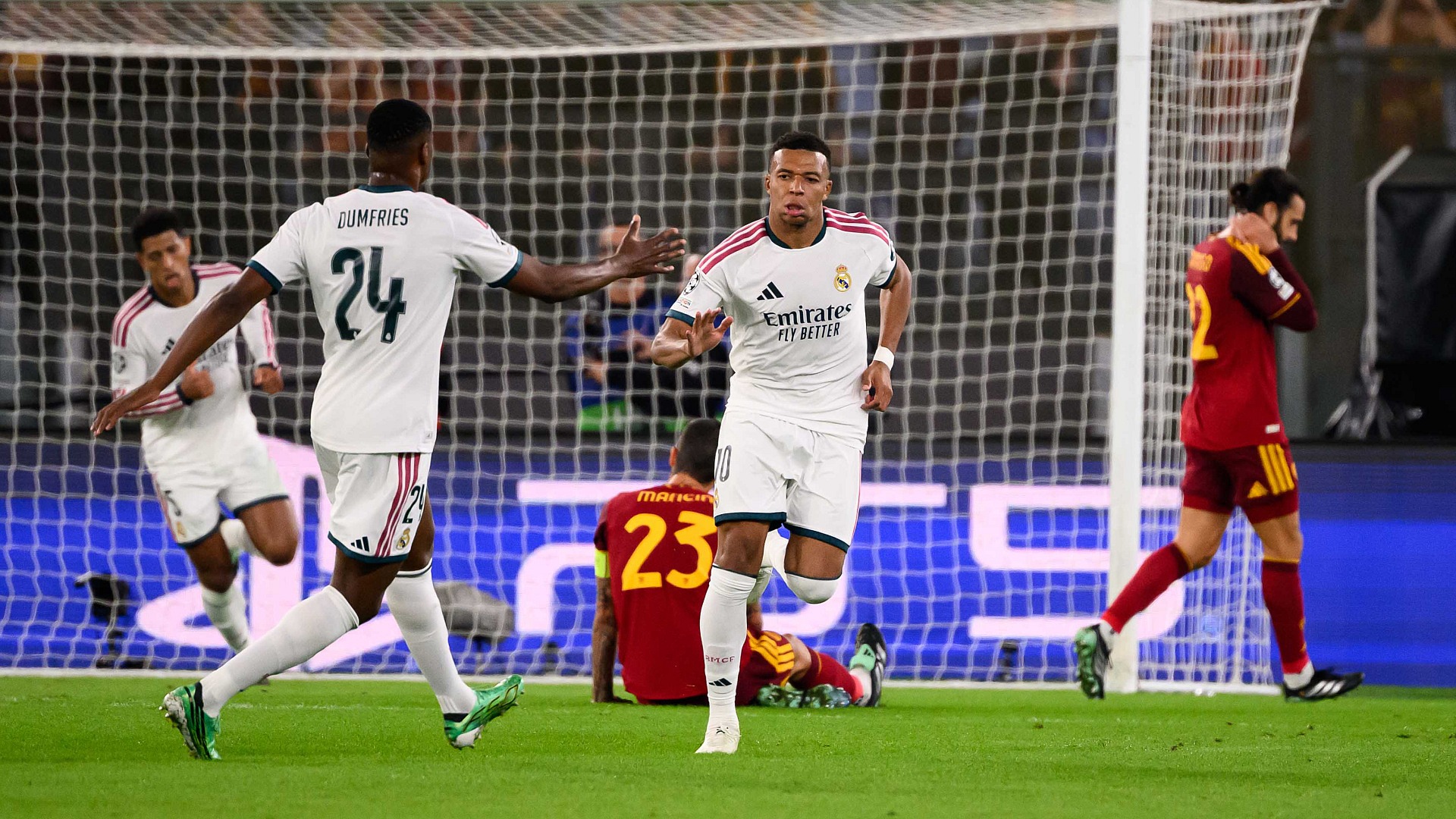 Real Madrid, Roma'yı 4-3 geçerek galibiyetini aldı