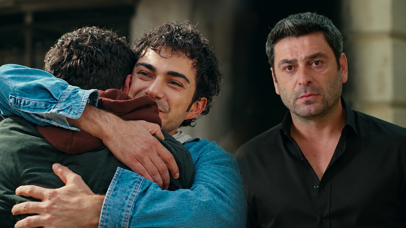 Reytinglerde Altı Üstü İstanbul ile Uzak Şehir çekişti