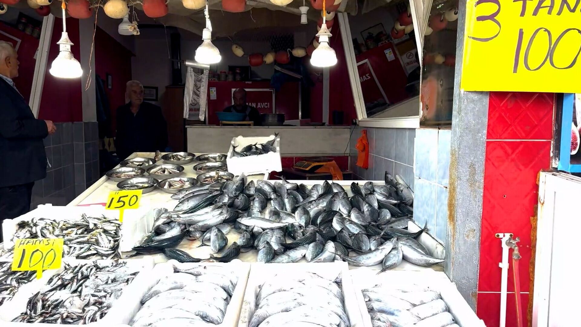 Rize'de palamut bolluğu: Üç tanesi 100 TL'den satılıyor