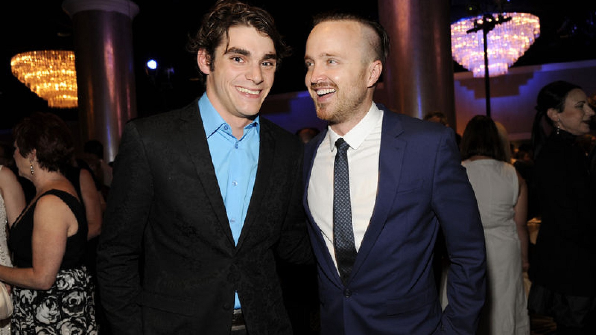 RJ Mitte'nin ölümü dizideki rol arkadaşlarını yasa boğdu