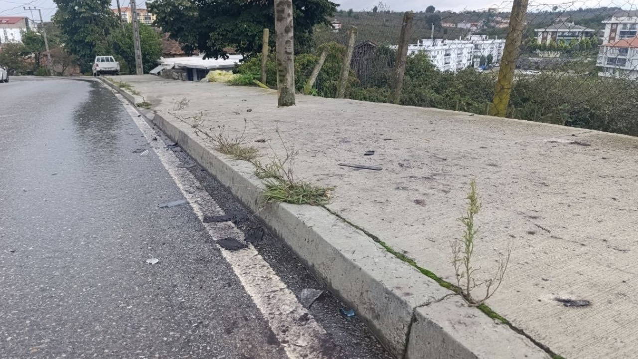 Sakarya'da elektrikli motosiklet ile otomobil çarpıştı