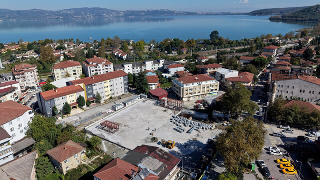 Sakarya'da otopark, yol ve su altyapısı projeleri tamamlandı