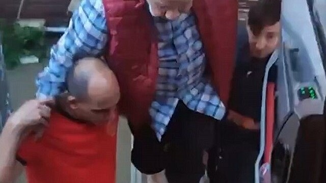 Sakarya'da sel felaketinde 80 yaşındaki adam kurtarıldı
