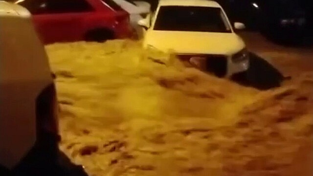 Sakarya'da şiddetli sağanak nedeniyle yollar kapandı