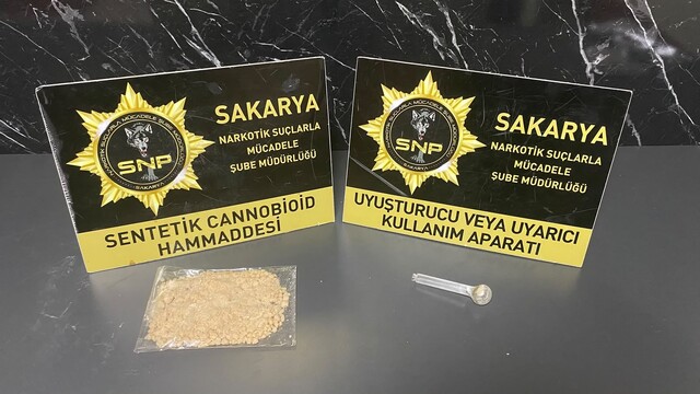 Sakarya'da uyuşturucu sevkiyatı gişelerde engellendi