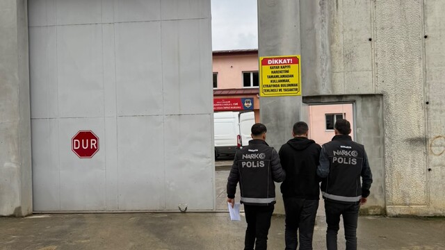Sakarya'da uyuşturucu ticareti suçundan hükümlü yakalandı