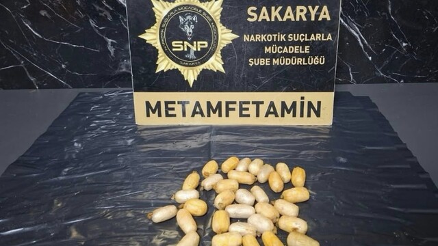 Sakarya'da uyuşturucu yutmaya çalışan İranlı tutuklandı