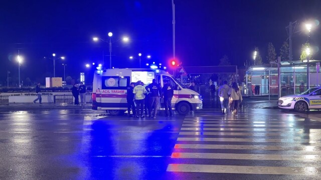 Samsun'da trafik ışıklarında yaya SUV aracın çarptı