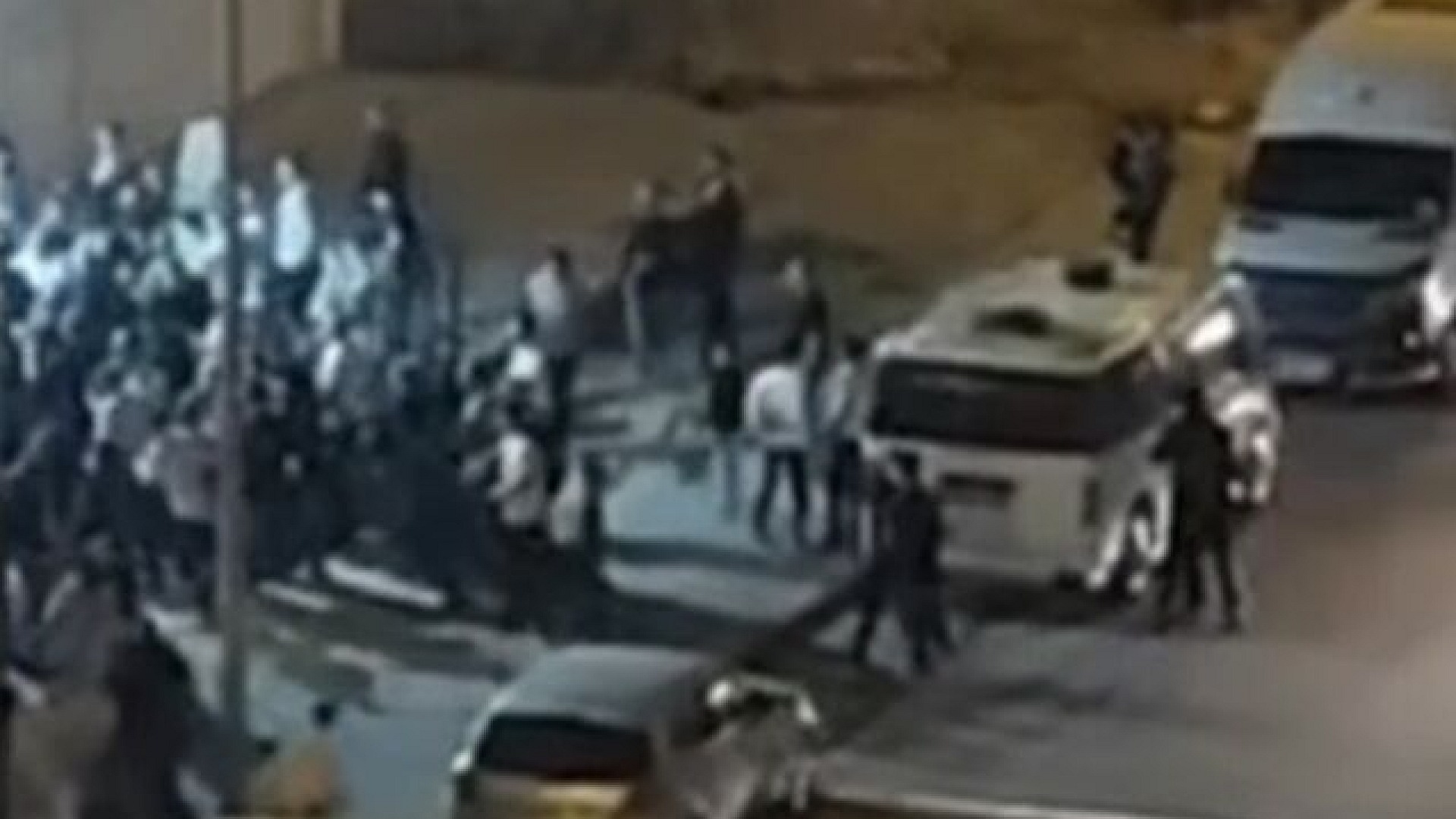 Sancaktepe'de pazar yerinde bıçaklı kavga: 6 yaralı