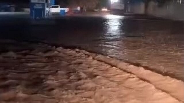 Şanlıurfa'da sağanak yağmur su taşkınlarına neden oldu