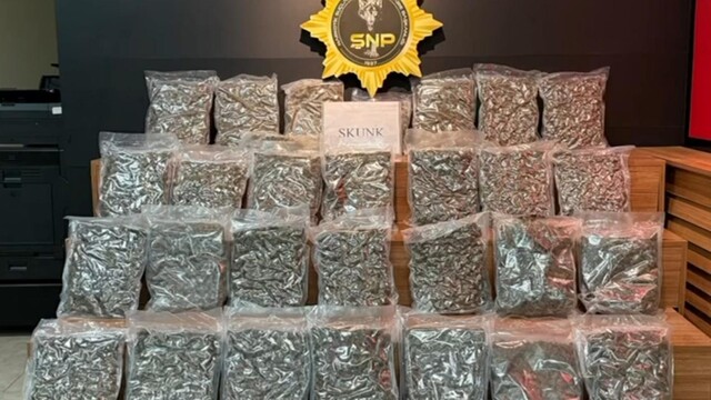 Şanlıurfa'da yolcu otobüsünde 16 kilo skunk ele geçirildi