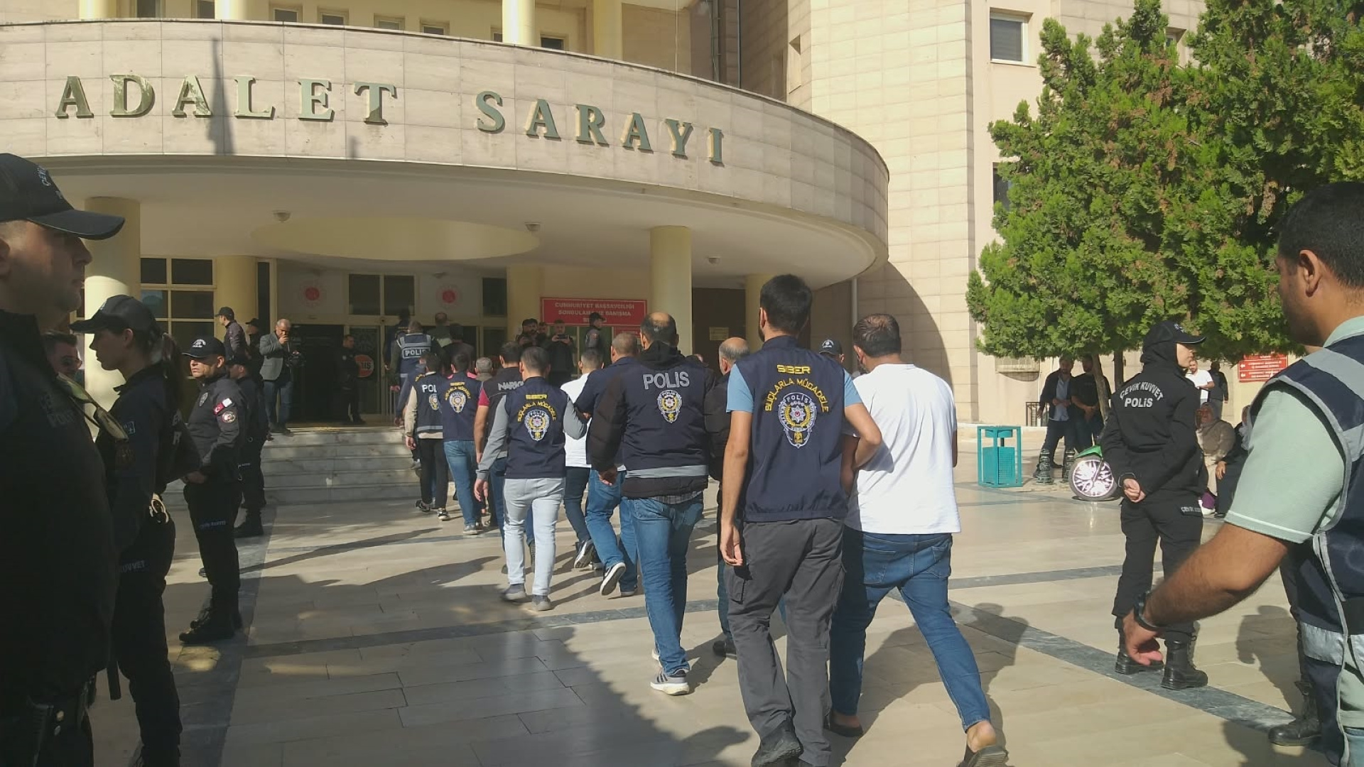 Şanlıurfa ve Antalya'da yasa dışı bahis operasyonu