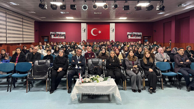 Sarıkamış'ta çocuk edebiyatı üzerine söyleşi yapıldı