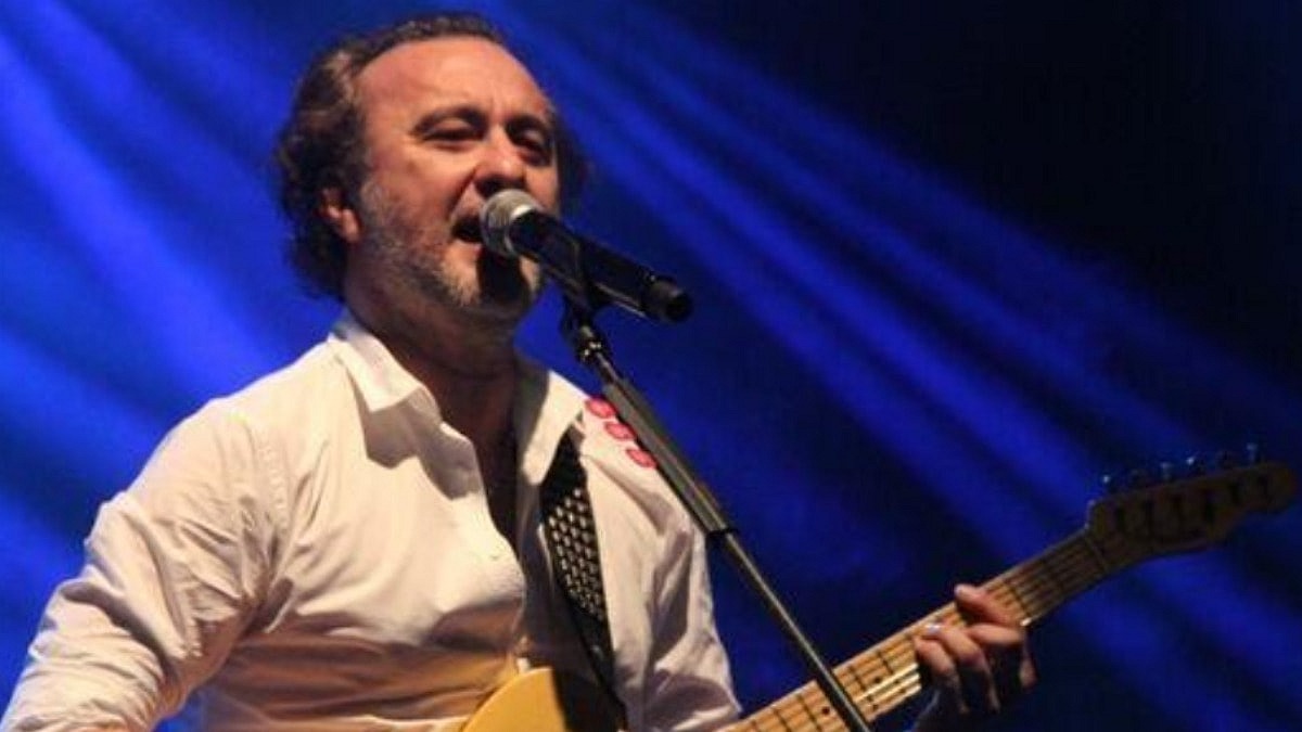 Şarkıcı Nev, yoğun bakımdan çıktı; karaciğer nakli bekliyor