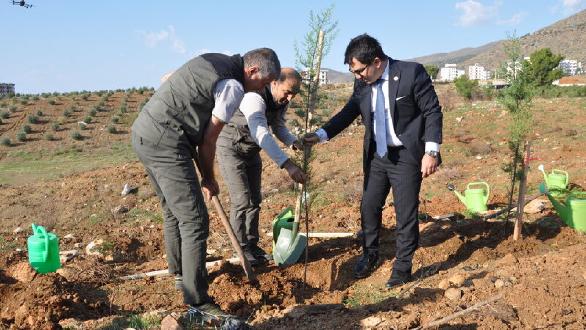 Şehit savcı Kiraz'ın hatıra ormanına 1000 fidan dikildi