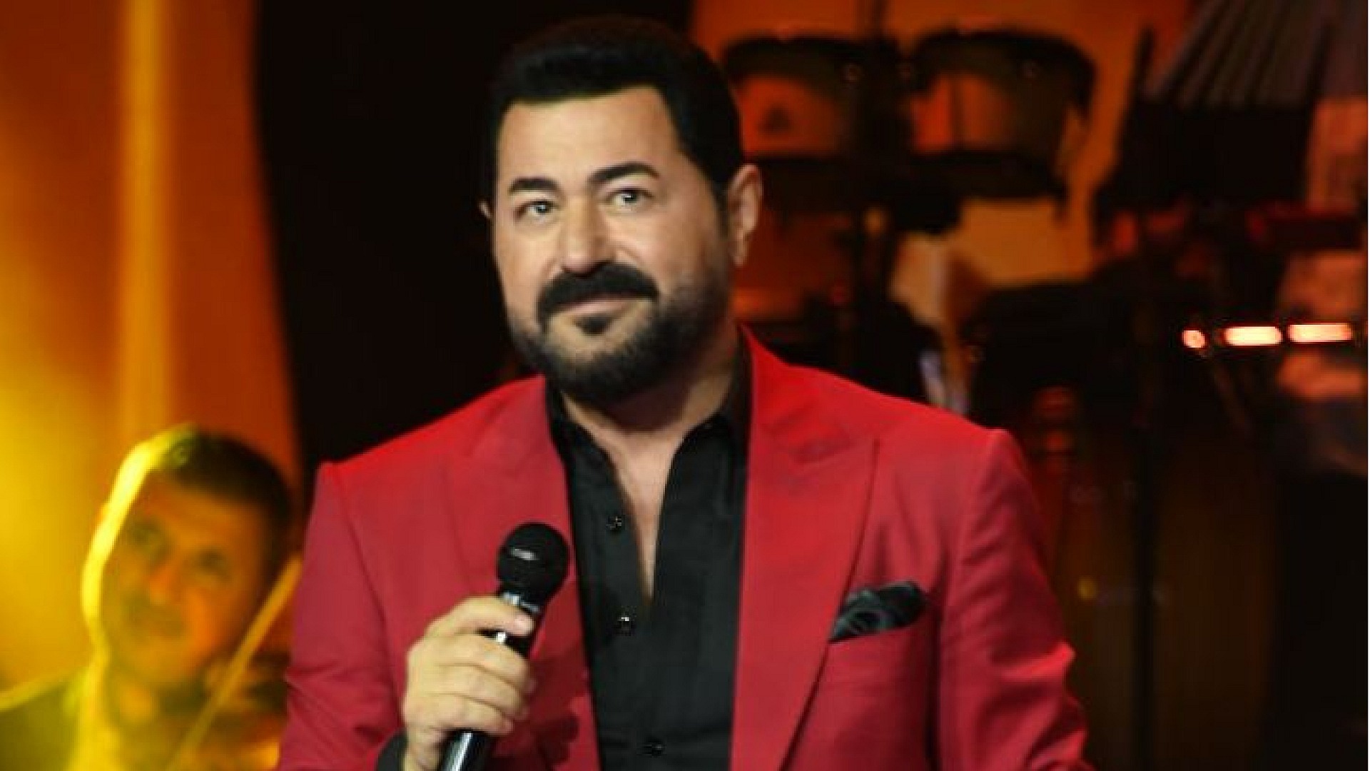 Serkan Kaya'dan oyuncuların şarkı söylemesine destek
