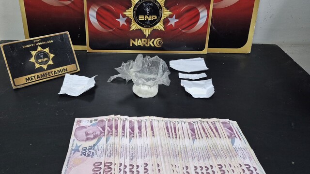 Siirt'te sokak satıcılarına narkotik operasyonu: 3 tutuklama