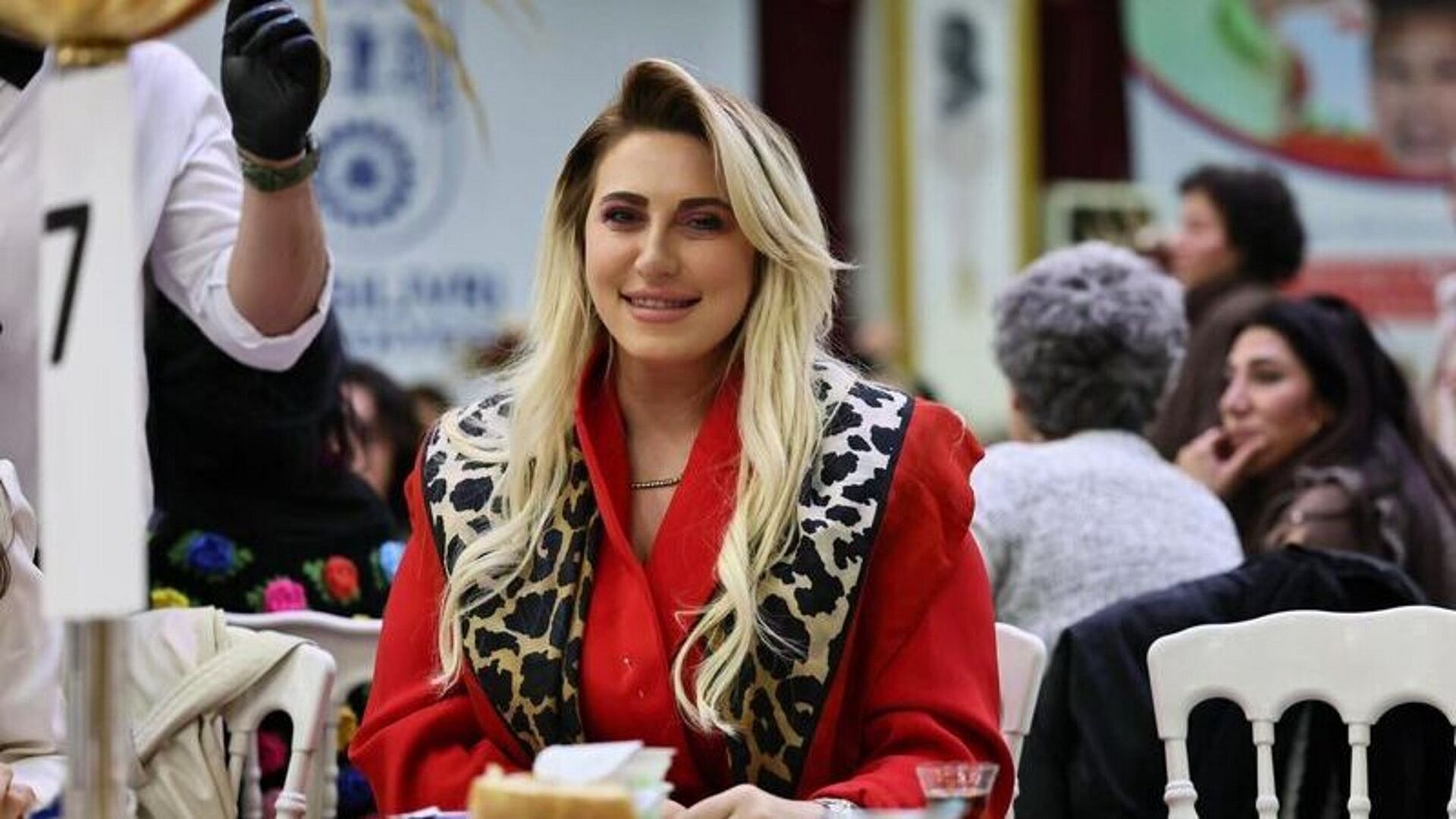 Ebru Akgün Pekel CHP'den ayrıldı