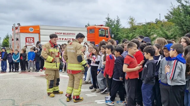 Sinop'ta öğrencilere yönelik yangın eğitimi verildi