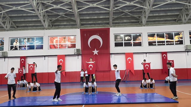 Sivas'ta Cumhuriyet'in 103. yılı etkinliklerle kutlandı