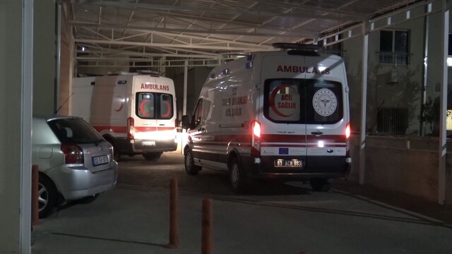 Siverek'te otomobil şarampole düştü: 3 kişi yaralandı