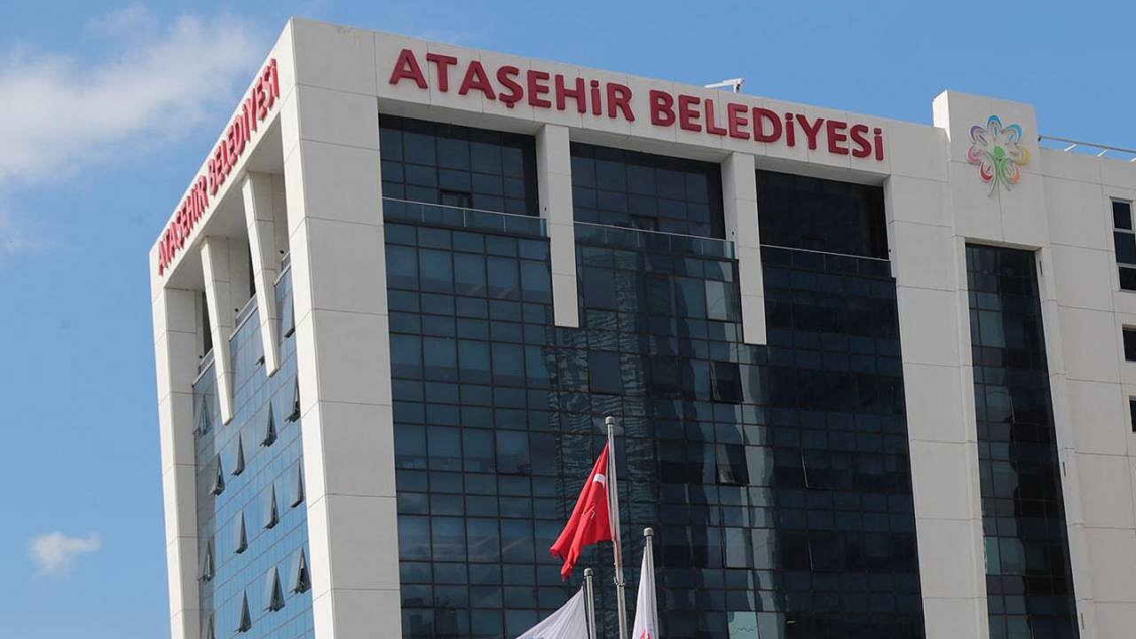 Siyasiler Ataşehir Belediyesi'ndeki operasyona tepki verdi