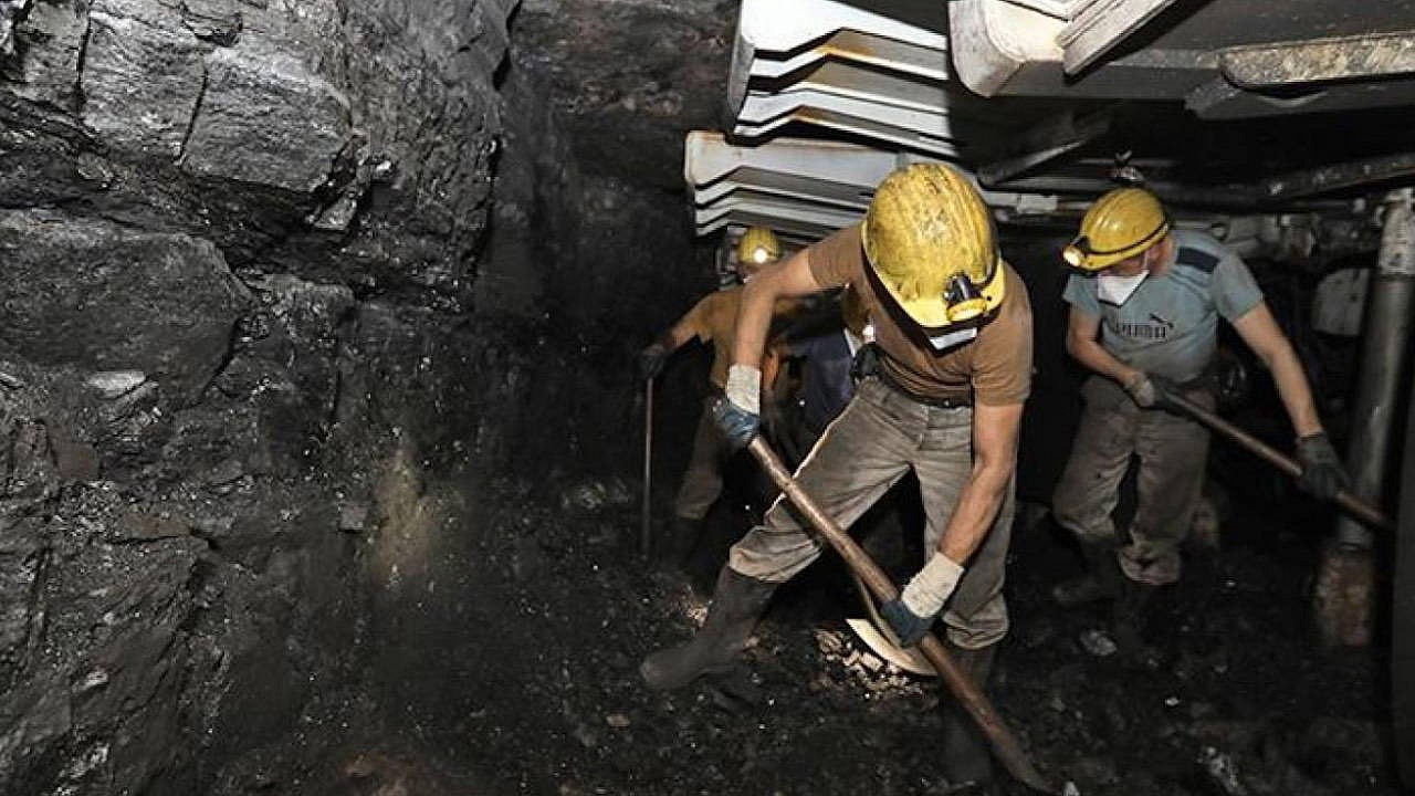 Soma'da maden ocağında göçük: 5 işçi mahsur kaldı