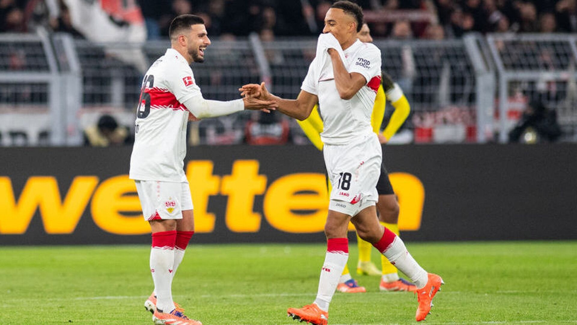 Stuttgart, Bayer Leverkusen'i 4-2 mağlup etti