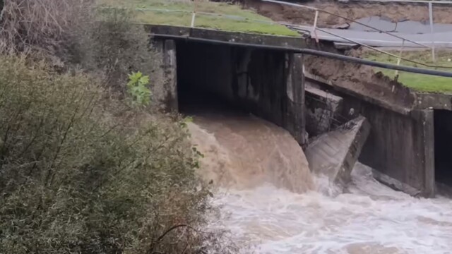 Susurluk'ta aşırı yağış Çaylak Köprüsü'nü çökertti
