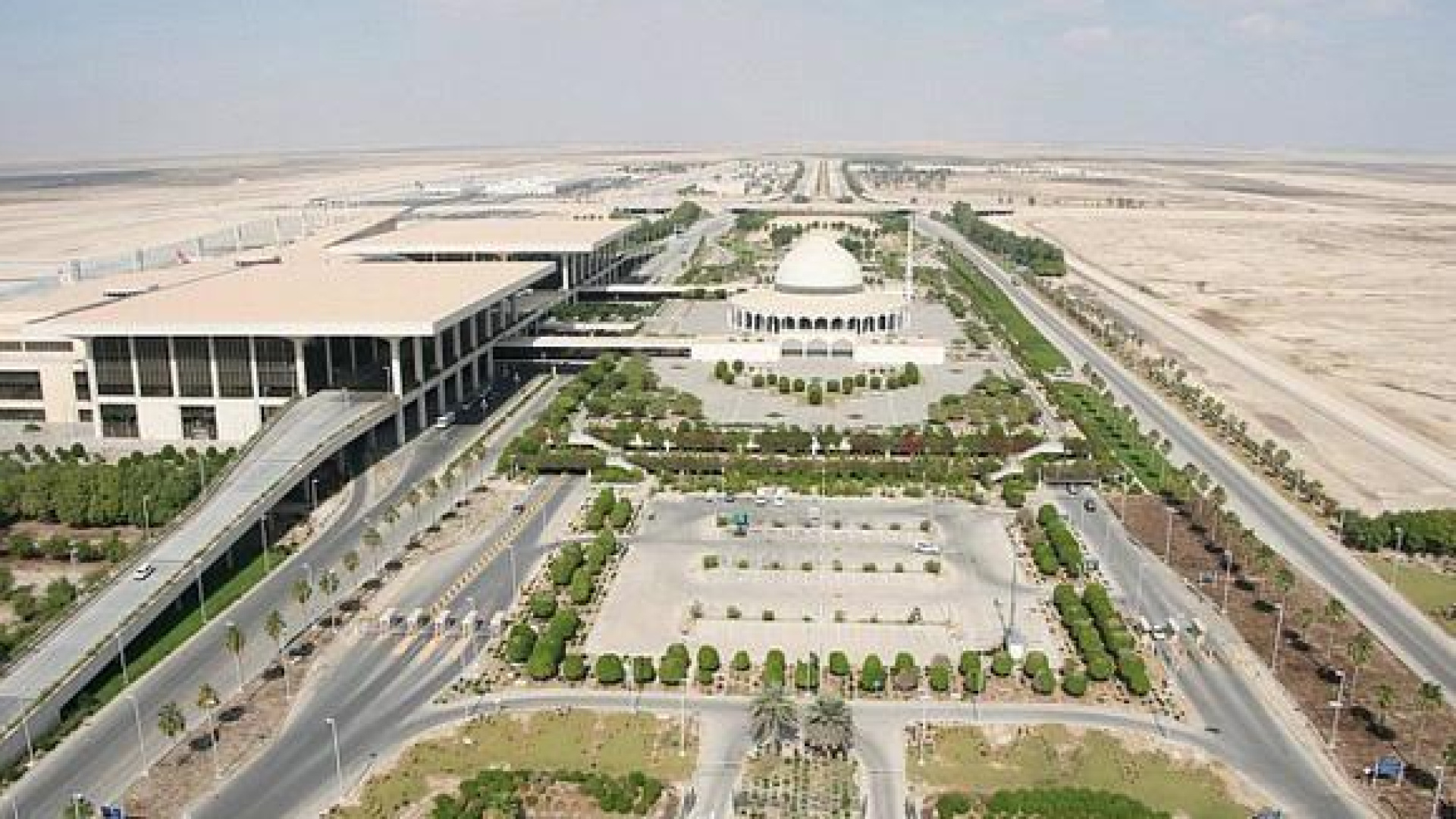 Suudi Arabistan'daki havalimanına saldırıda bir ölü
