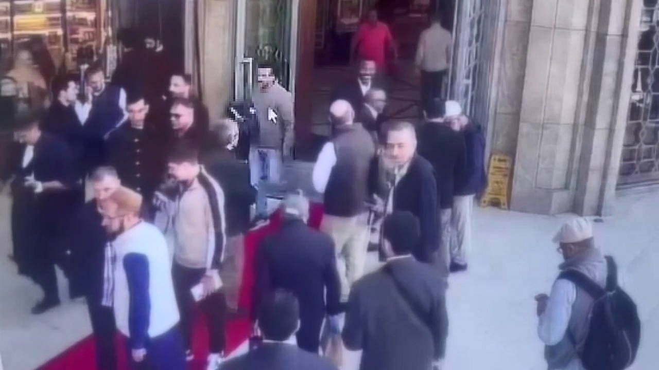 Suudi riyal ve döviz camideki hırsızlıkta çalındı