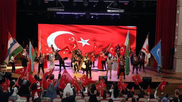 Talas'ta Türk Dünyası Şair ve Yazarlar Buluşması yapıldı