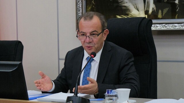 Tanju Özcan marketler olayıyla ilgili savunmasını yaptı