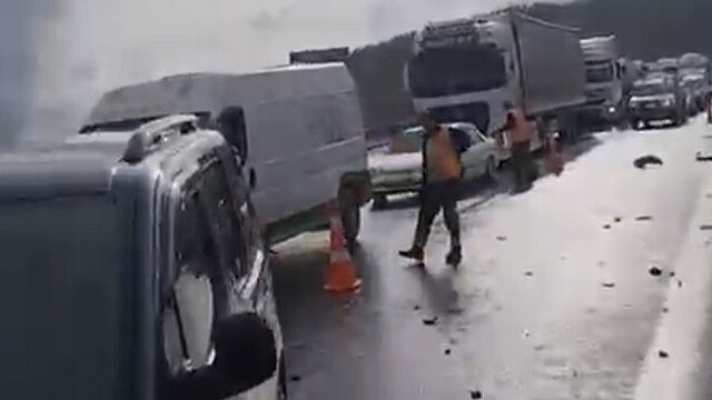 Tarsus-Adana-Gaziantep Otoyolu'nda zincirleme kaza: 8 yaralı
