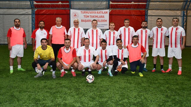 Tatvan'da şehitler anısına futbol turnuvası başladı