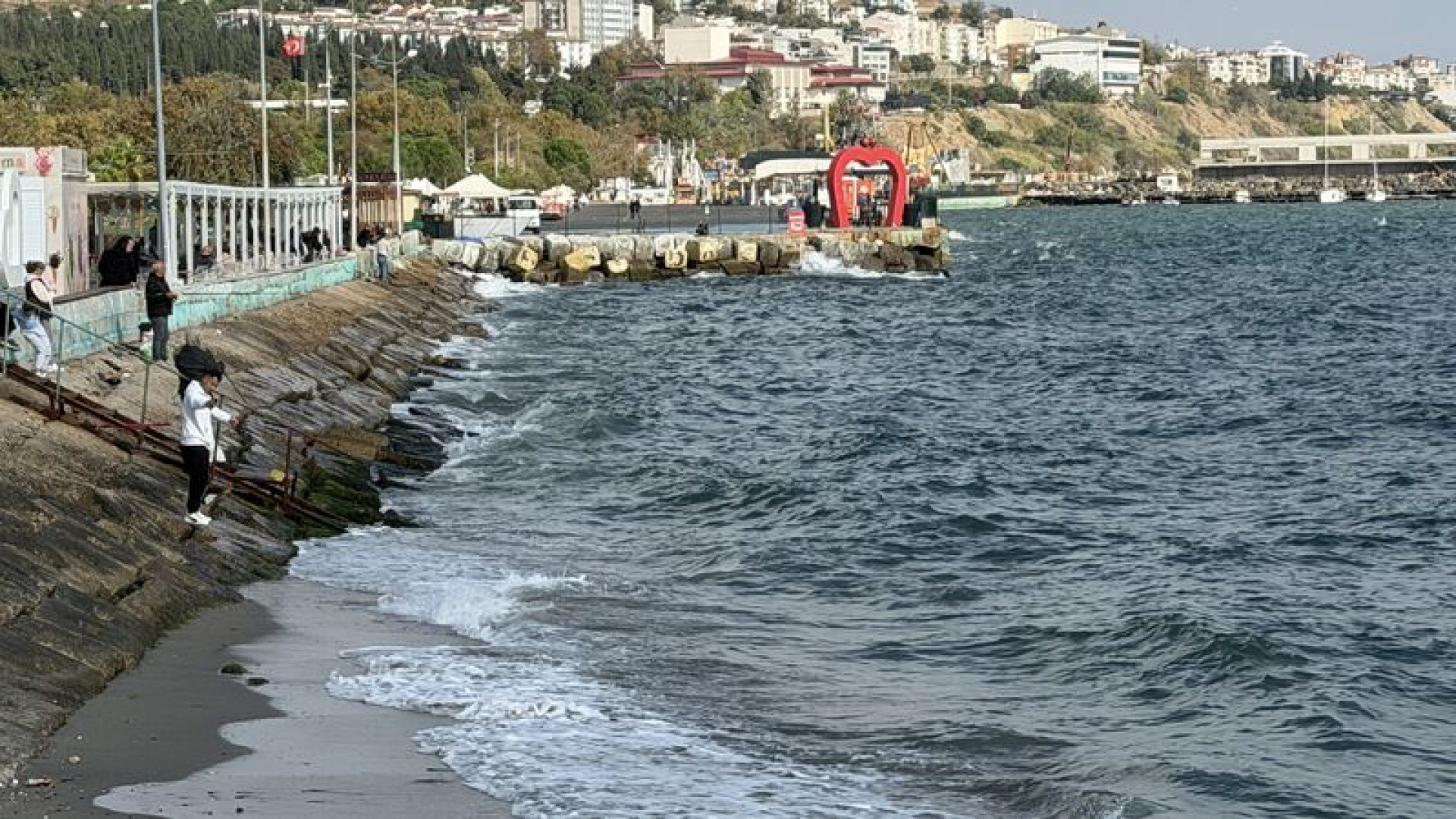 Tekirdağ'da deniz ulaşımı lodosun etkisiyle normale döndü